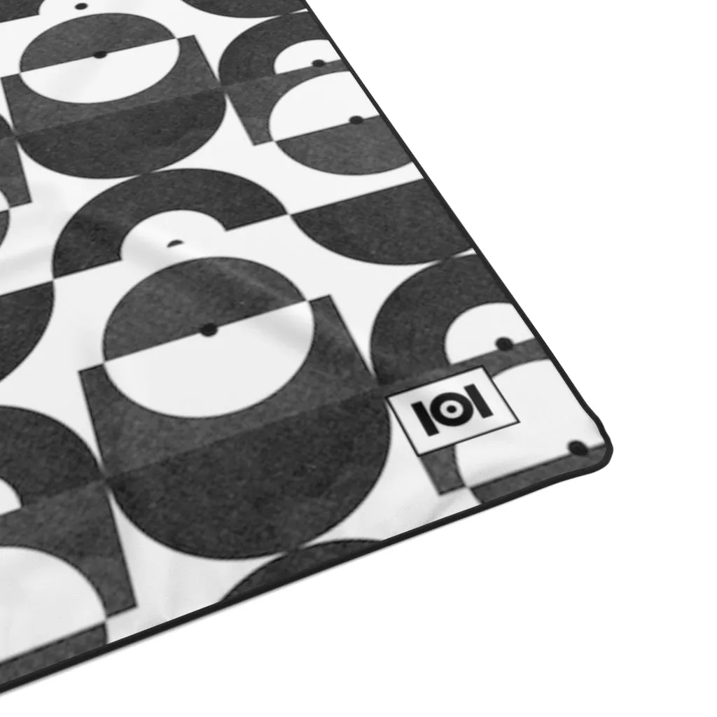 ABSTRACTIONS 01 PATTERN BLANKET - BLACK