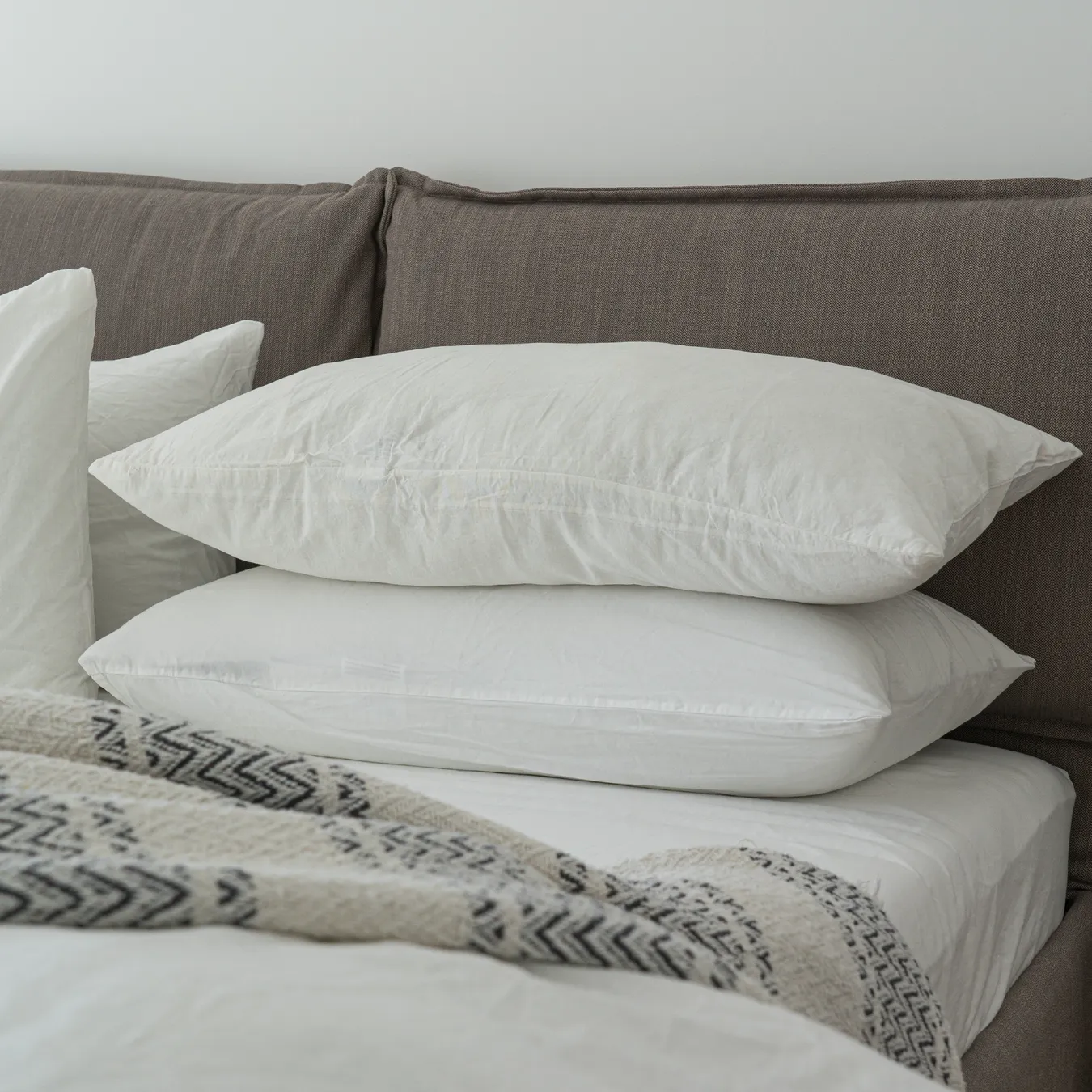 MAYFAIR 2 PC SET FEATHER & DOWN PILLOWS